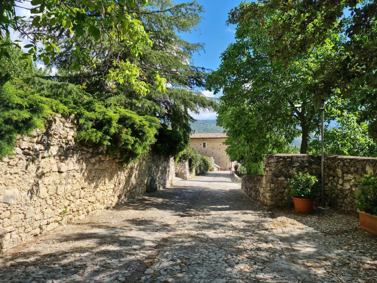 Rocca Lorenizo Pacentro Exterior photo
